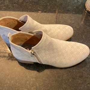 Dr Scholls Womens Rate Blush Taupe Faux Vegan Suede Perforated Ankle Boots 9